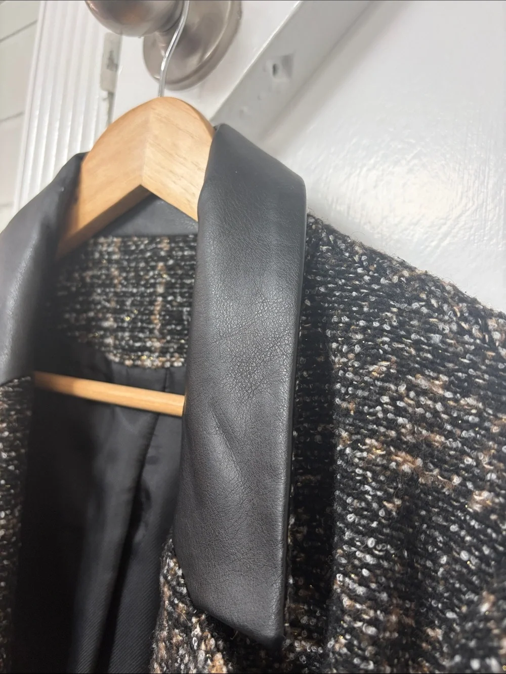 CHANEL elegant tweed